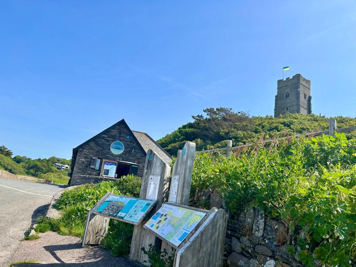 Spacious Cottage In The Village Of Wembury Esterno foto