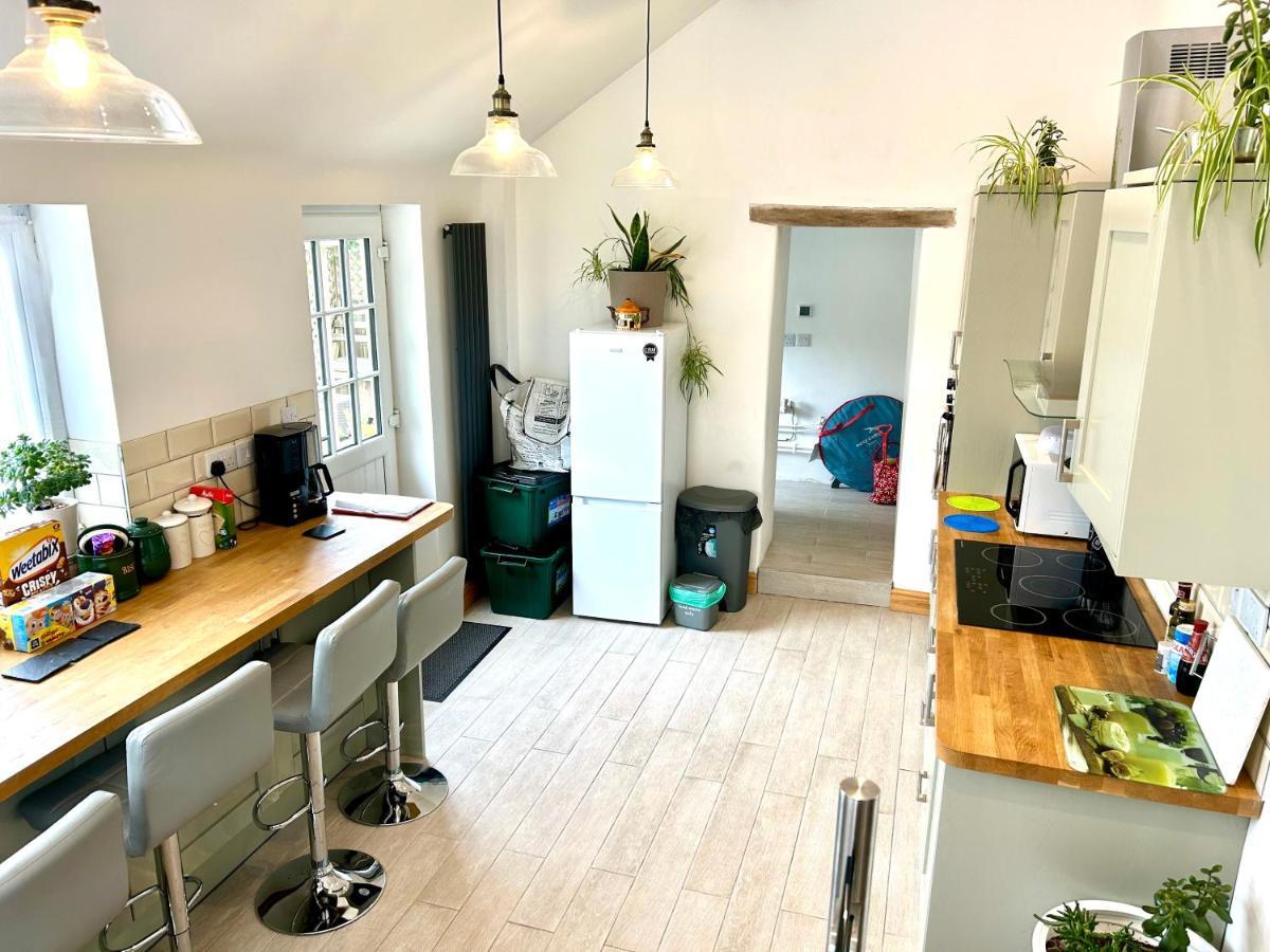 Spacious Cottage In The Village Of Wembury Esterno foto